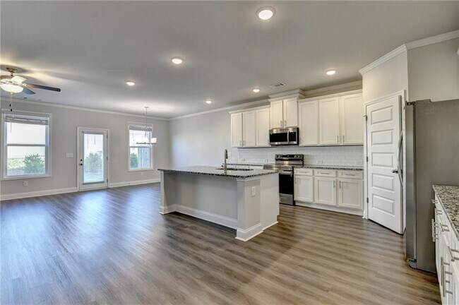 Building Photo - 3855 Brookburn Pk