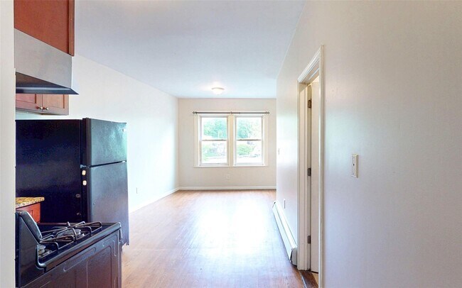 Building Photo - 475 Ashford Ave