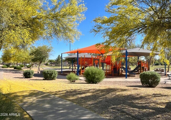 Building Photo - 7439 W Crest Ln