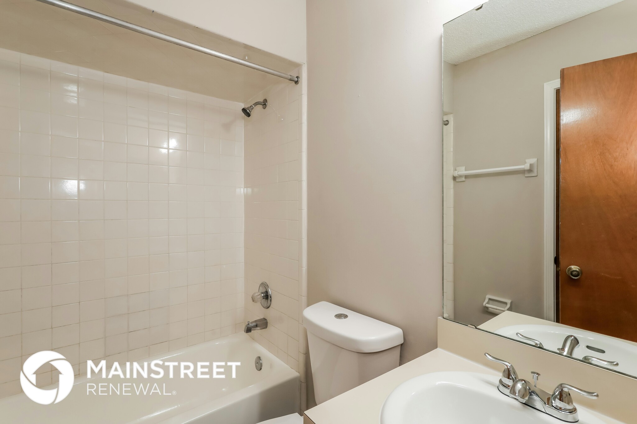 Building Photo - 1975 Blue Bird Run W