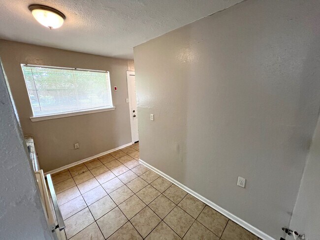 Building Photo - 6132 Pontotoc St