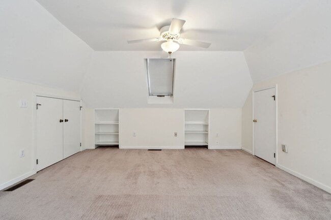 Building Photo - Downtown Charleston Waterfront Townhouse