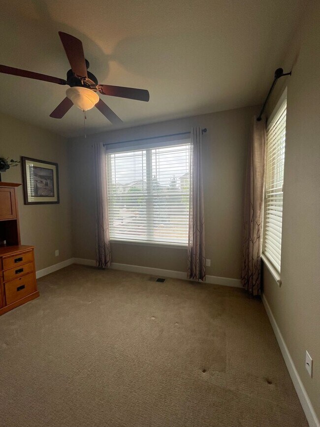 Building Photo - Sprawling Two-Story Home in SE Ft. Collins