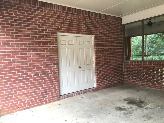 Building Photo - 34 Creek Dr