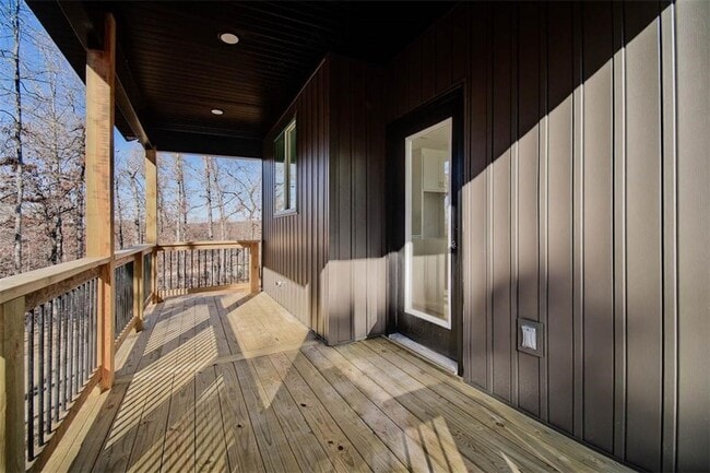 Building Photo - 32 Coalburn Dr