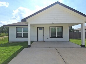 Building Photo - 340 Rd 5105