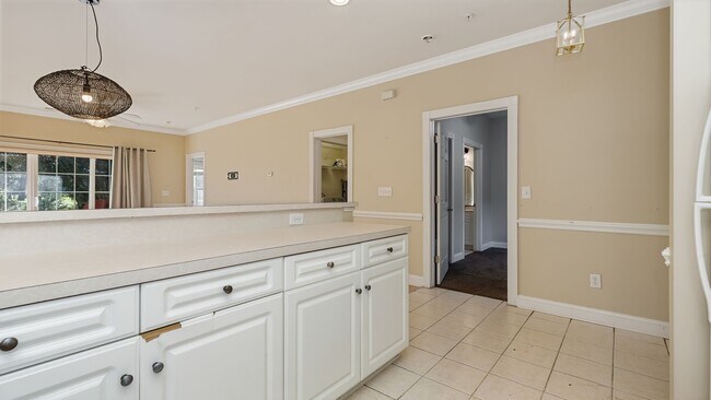 Building Photo - 4880 Dahlia Ct