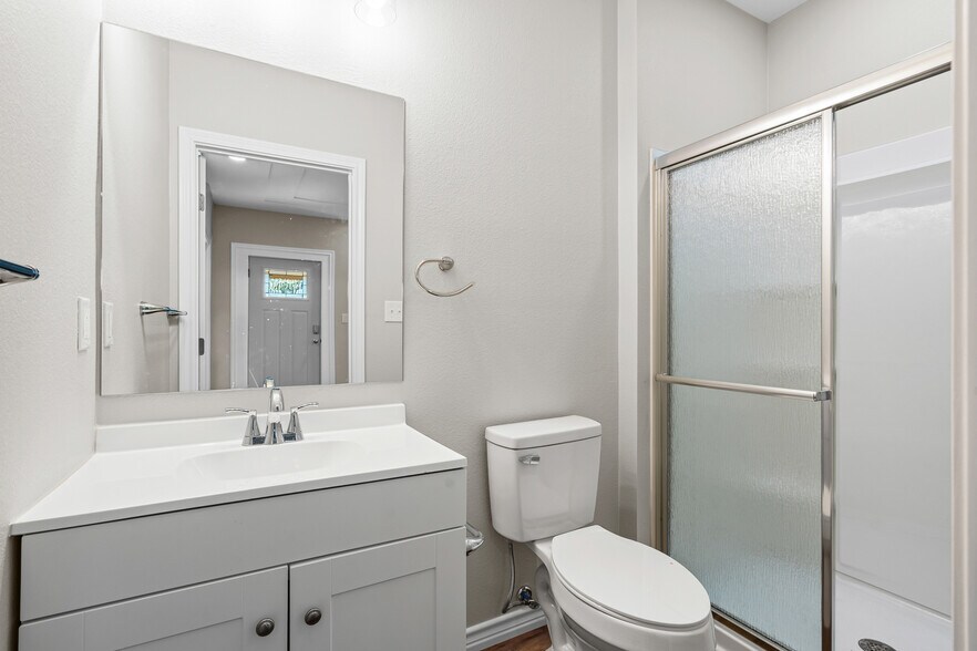 Building Photo - 1711 Halsell St