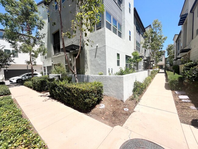 Building Photo - 16755 Coyote Bush Dr