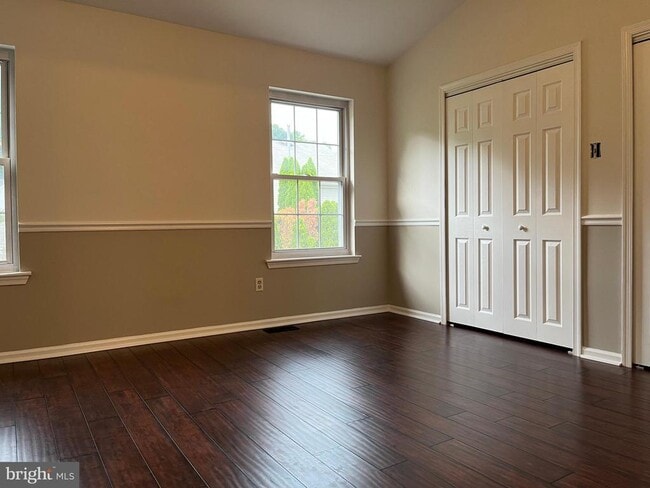 Building Photo - 32 Wyckwood Ct