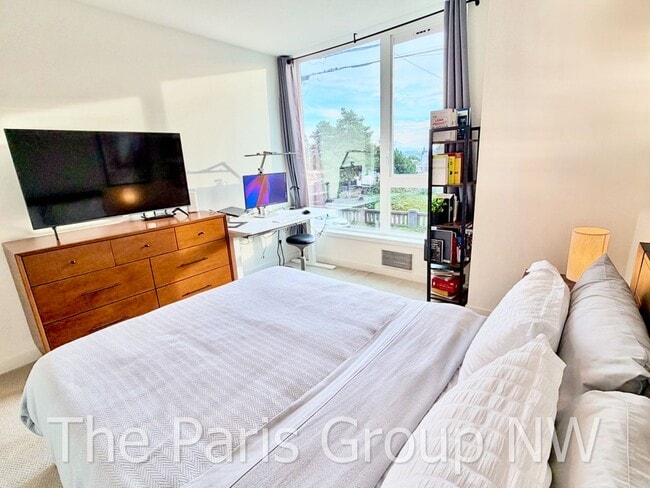 Building Photo - Gorgeous 2021 Fremont/Wallingford 3BR Overlooking Downtown, Mt Rainier & SLU, Garage w/EV Chgr, W...