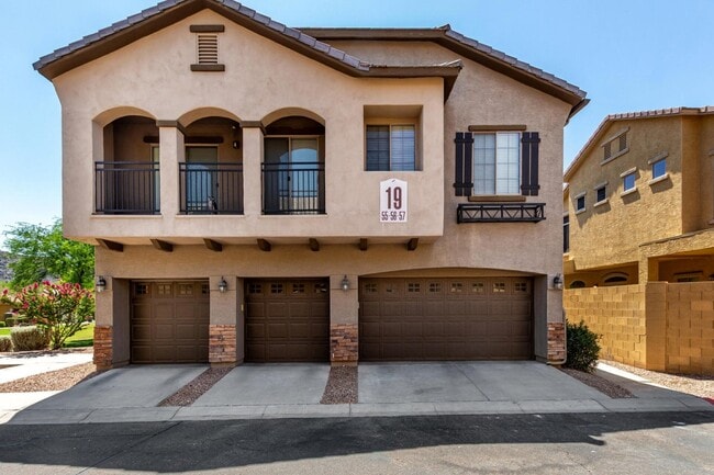 Building Photo - 2250 E Deer Valley Dr