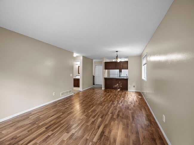 Building Photo - 3 Bedroom Golden Valley Home