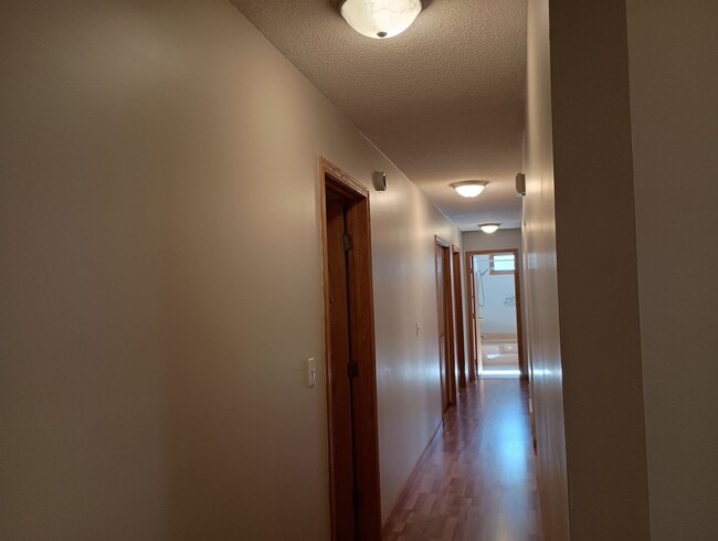 Building Photo - 16137 Robbins Rd