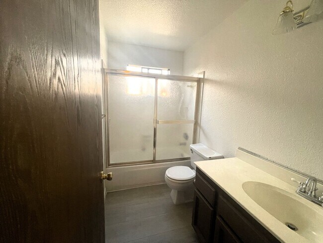 Building Photo - 3 Bedroom home in Sunset Park Subdivision