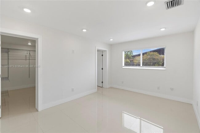Building Photo - 10501 SW 53rd St