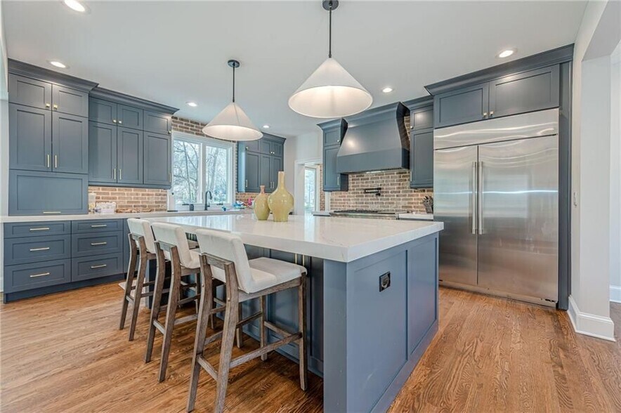 Building Photo - 4562 Columns Dr SE