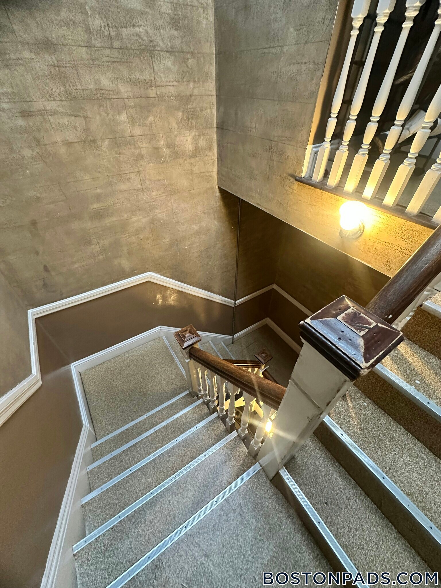 Building Photo - 10 Strathmore Rd