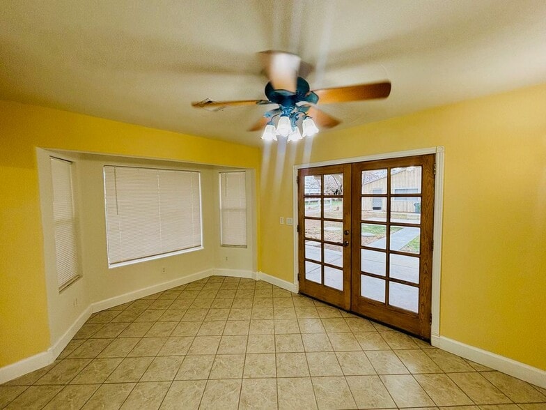 Building Photo - 41024 16th St W