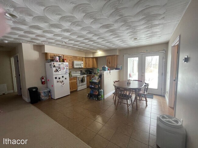 Building Photo - 4 br, 2 bath House - 122 Birdseye View Dr