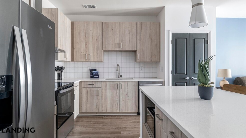 Building Photo - 2800 Milan Ct