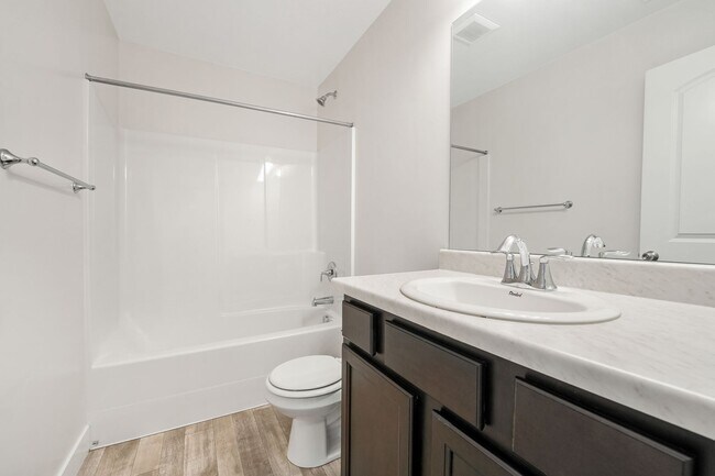 Building Photo - Spacious 4 Bedroom Townhome in Vineyard, UT