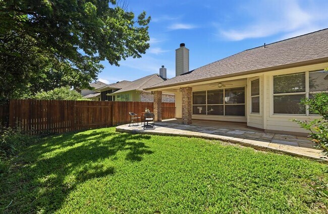 Building Photo - 905 Hunter's Creek Dr