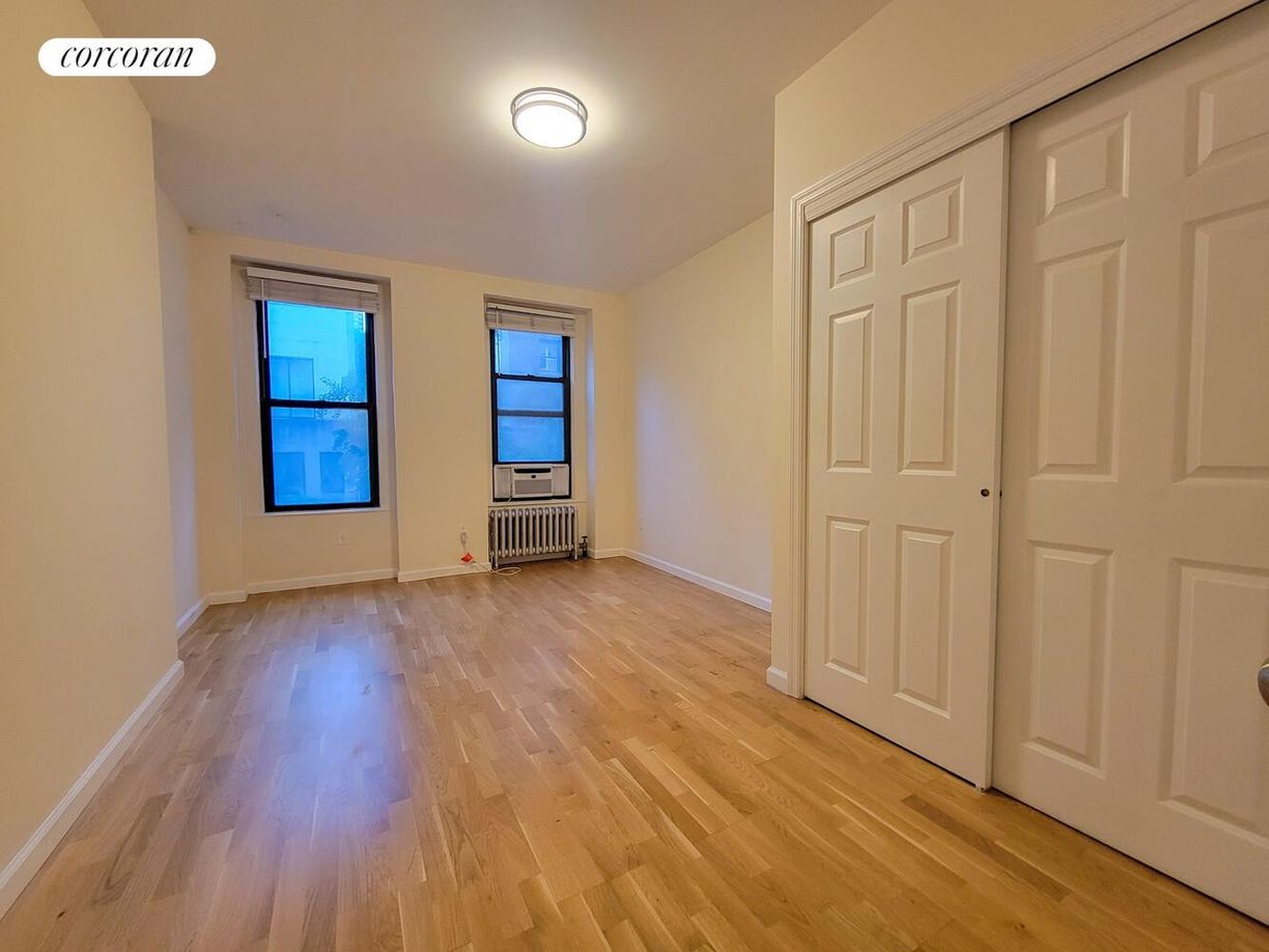 Building Photo - 239 E 51st St