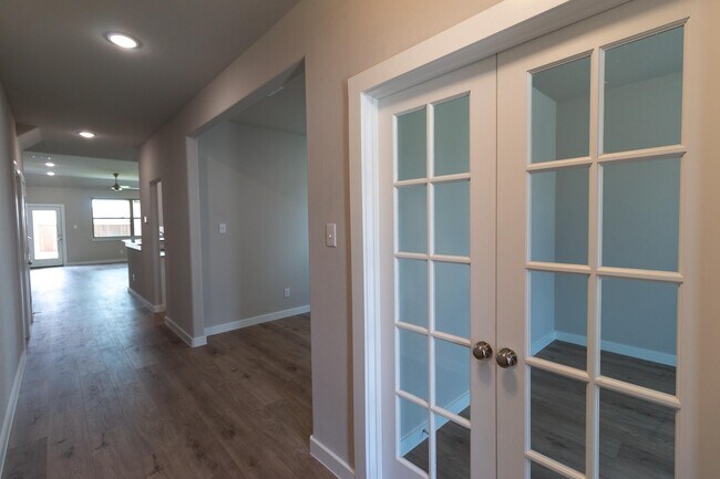 Building Photo - 1140 Enchanted Rock Ln