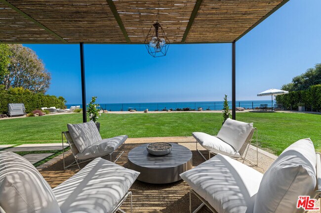 Building Photo - 28926 Cliffside Dr