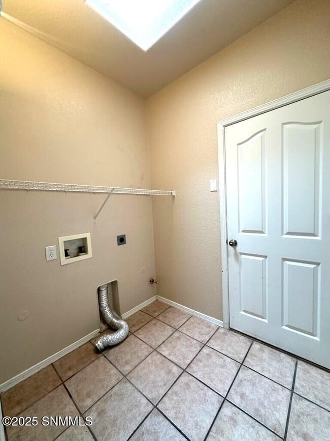 Building Photo - 4529 Hillsboro Loop