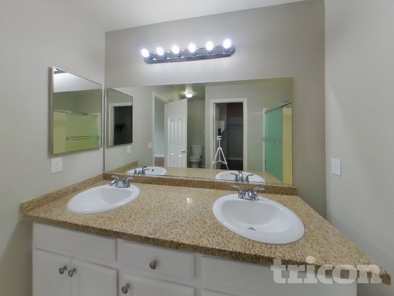 Building Photo - 717 Horse Stable Ave