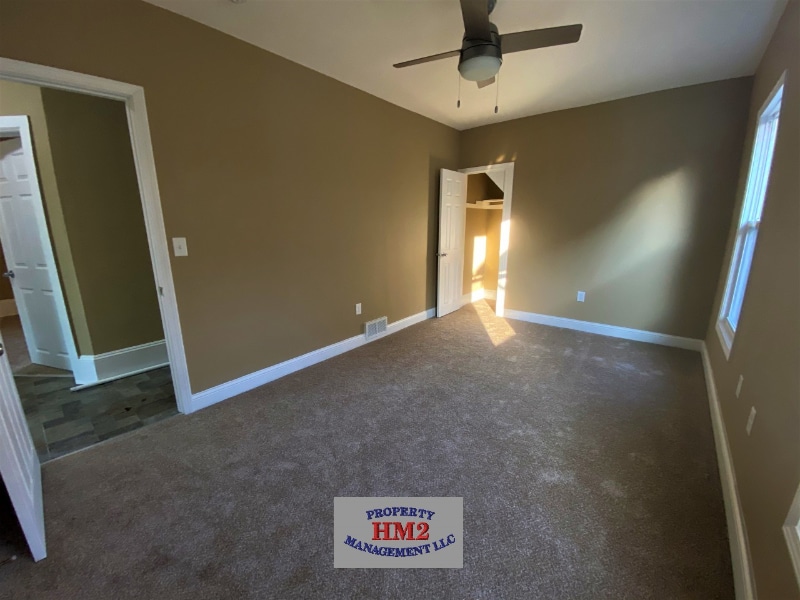 Building Photo - 517 S Water St