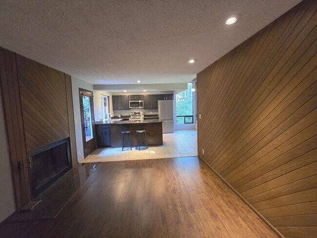 Building Photo - 17612 NE 30th Pl