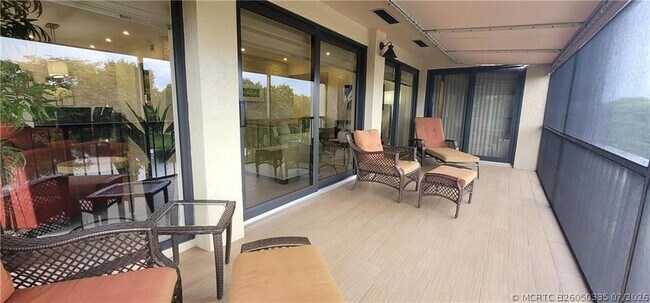 Building Photo - 6010 S Falls Cir Dr