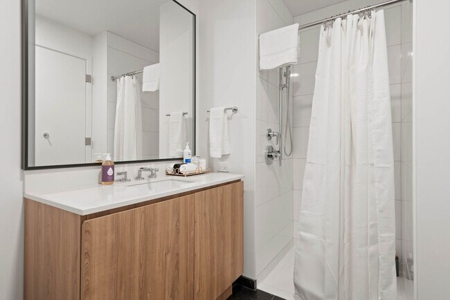 Building Photo - 1000 S Michigan Ave