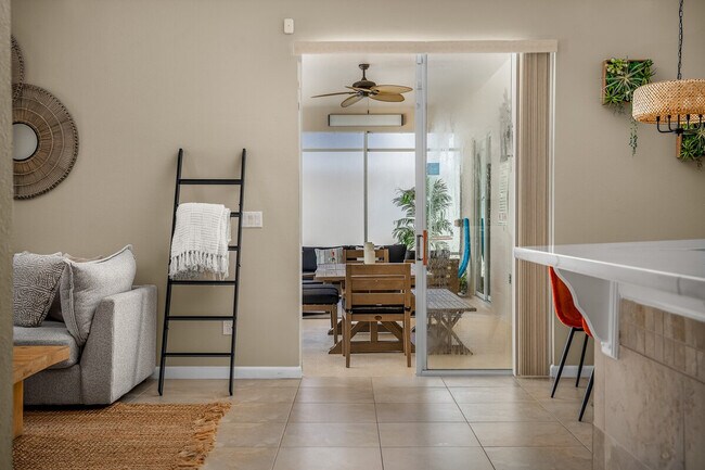 Building Photo - 412 N Hampton Dr