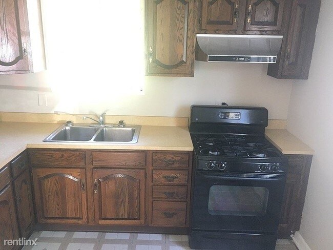 Building Photo - 2 br, 1 bath House - 62 Sauk Trail