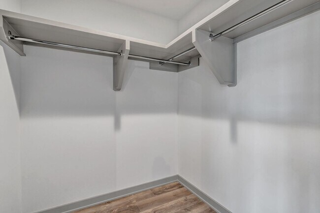 Building Photo - 4 Bed for Rent in Edison Park- The Nations!