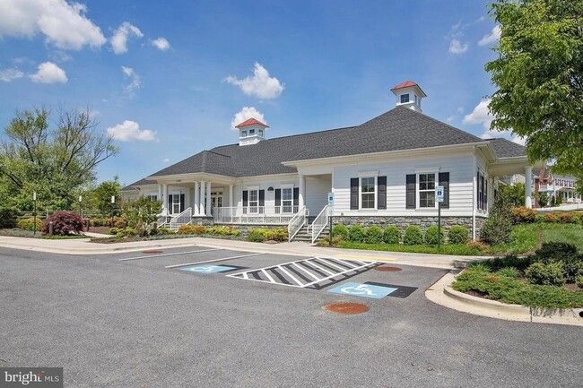 Building Photo - 11882 Country Squire Way