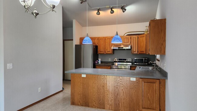 Building Photo - 5153 Oak Valley Dr