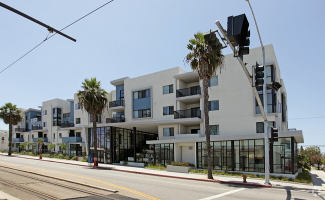 Building Photo - Long Beach and Burnett