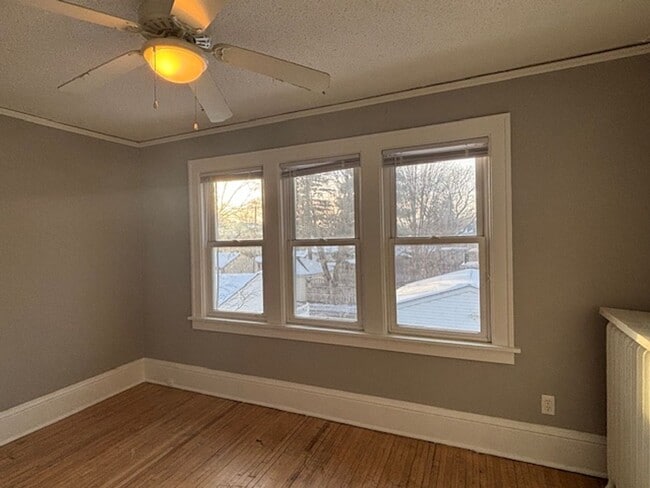 Building Photo - Super Cute 4BR/1 BA Single-Family Home in a Great St. Paul Neighborhood!