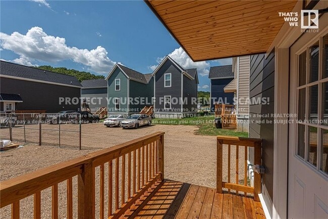 Building Photo - 1031 S Laramie Hts