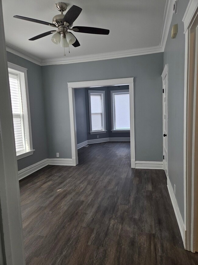 Building Photo - 1452 W 62nd St