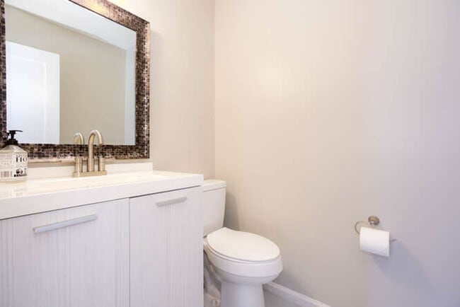 Building Photo - 1060 Washington Ave