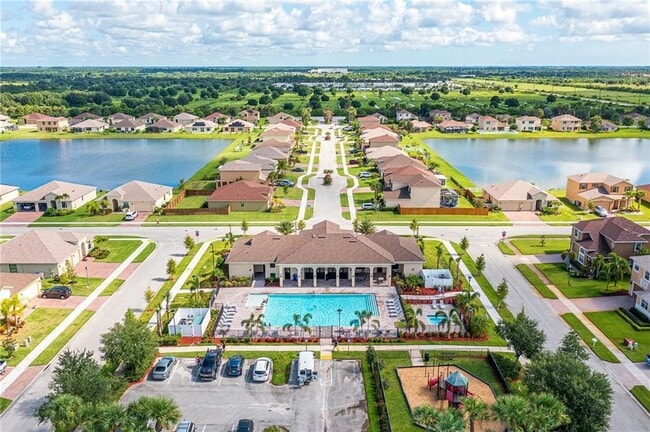 Building Photo - 10120 Verona Manor