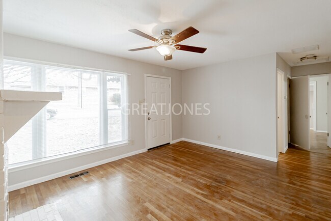 Building Photo - 604 Harrison St