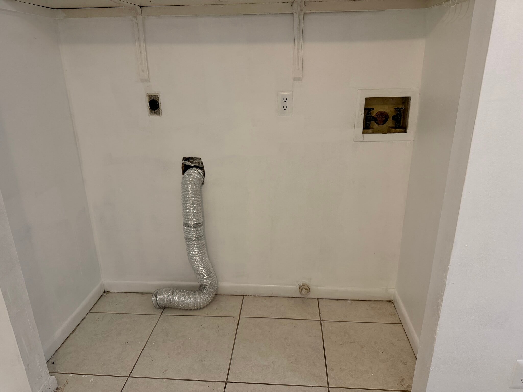 Building Photo - 1017 Carolina Ave