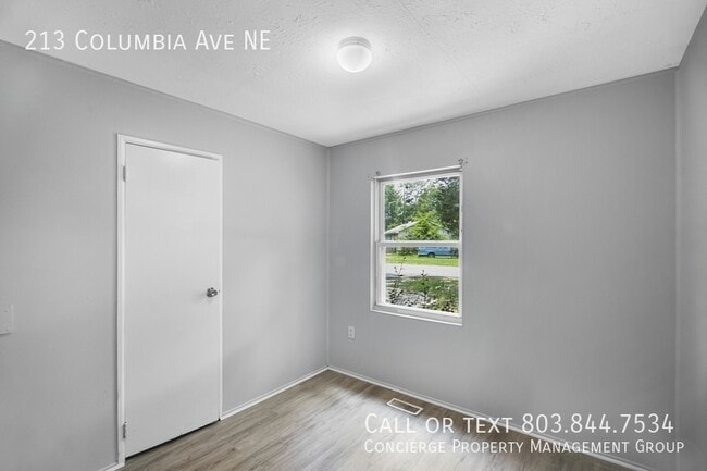 Building Photo - 213 Columbia Ave NE